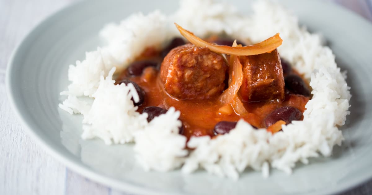 Rougail saucisse comme à la Réunion et haricots rouges Recette par MesGougèresAuxEpinards Rougail saucisse comme à la Réunion et haricots rouges Recette par MesGougèresAuxEpinards