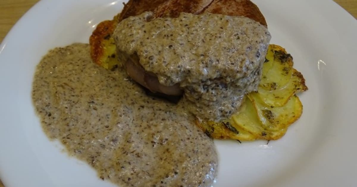Quels Légumes Pour Accompagner Un Tournedos Rossini Tournedos sur pommes Maxim's, sauce aux champignons et poivre vert