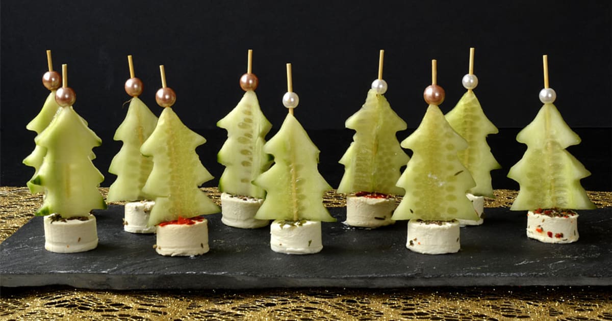 petits sapins en bouchées festives de noël concombre tomate