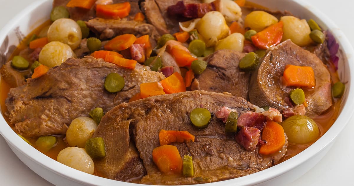 Langue De Boeuf Braisee Charcutiere Un Classique Des Abats Recette Par Kilometre 0 Langue De Boeuf Braisee Charcutiere Un Classique Des Abats Recette Par Kilometre 0