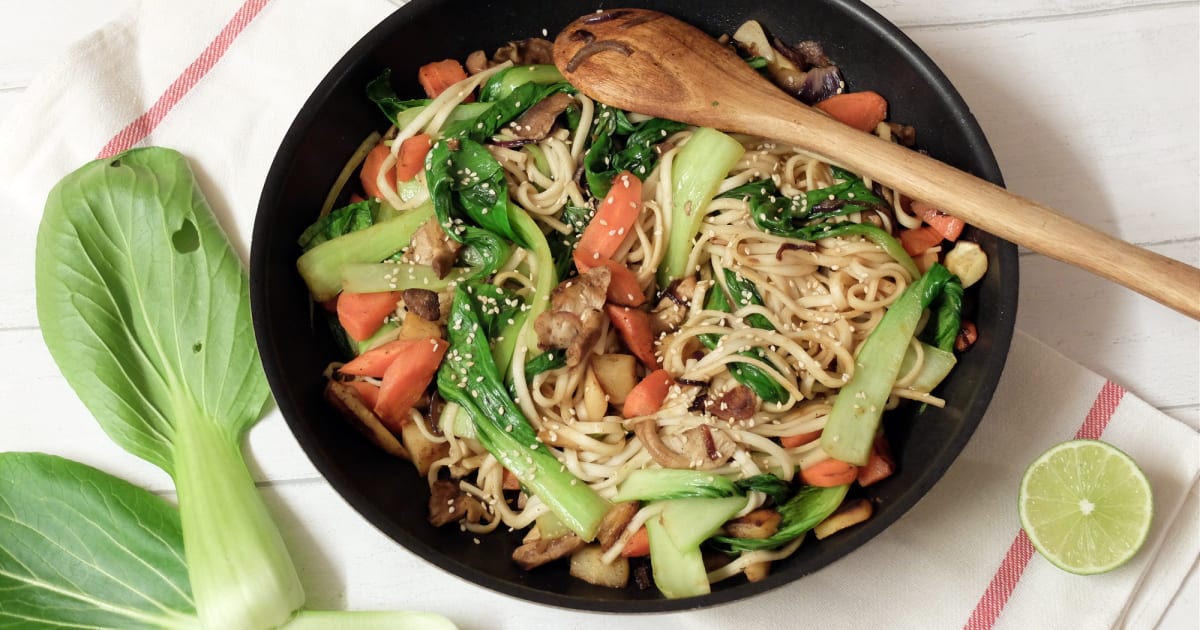 Panais, pak choï et nouilles udon (vegan) : recette Panais, pak choï et