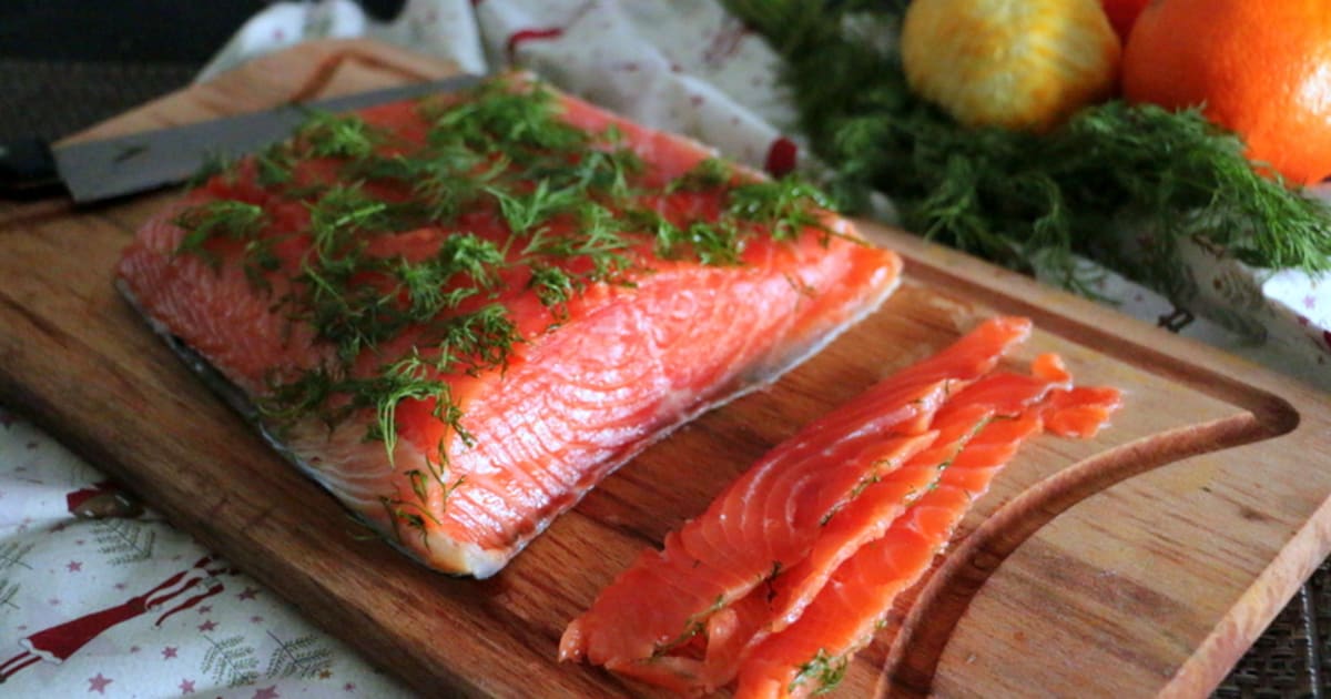 Saumon gravlax aux agrumes, à la vodka et à l'aneth : recette Saumon