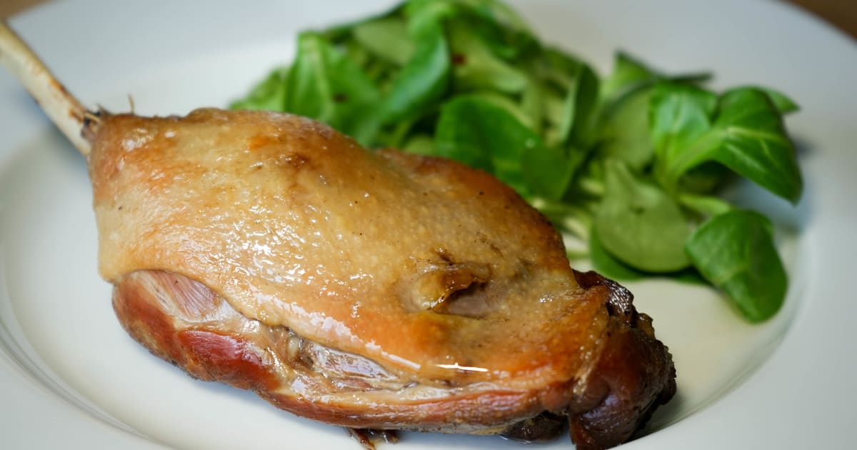 Confit de canard en 2 heures : une recette simplifiée en vidéo (cuisses de  canard confites) - Recette par Chef Simon