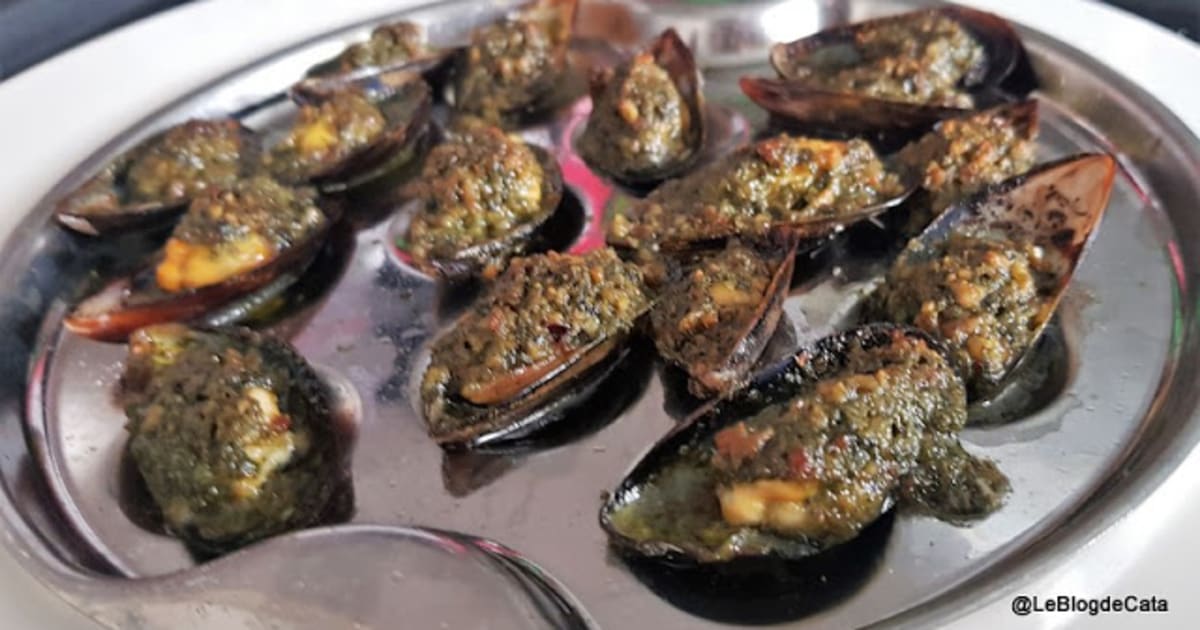 Moules de bouchot farcies au beurre d'ail - Recette par Chef Simon