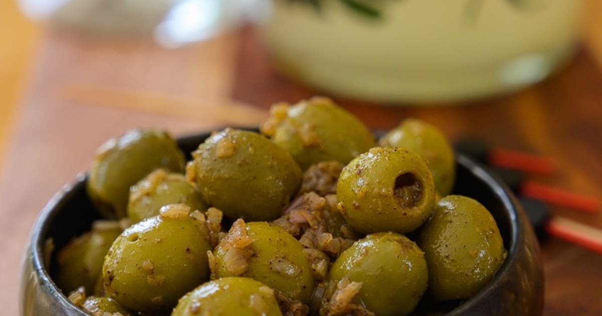 Recette Olives marinées aux herbes (facile, rapide)