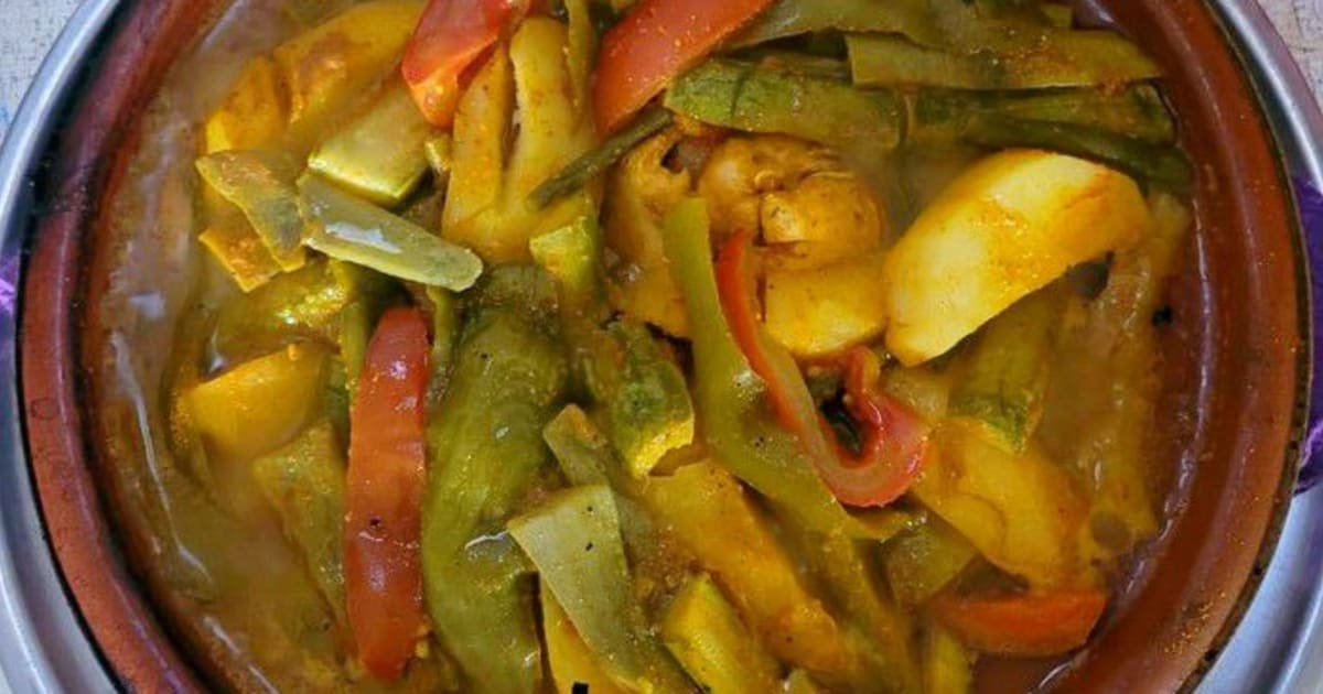 Tajine de poulet marocain traditionnel aux légumes Recette par Chef