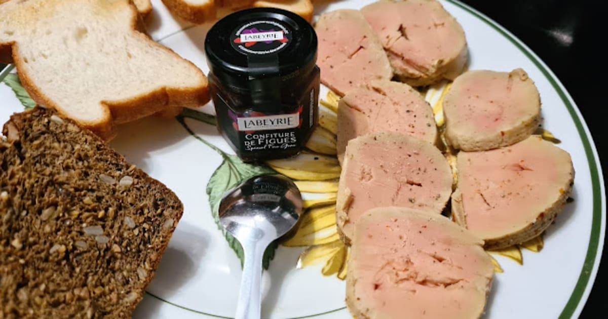 Foie gras cru cuit au sel pour les fêtes Recette par Catalina Le