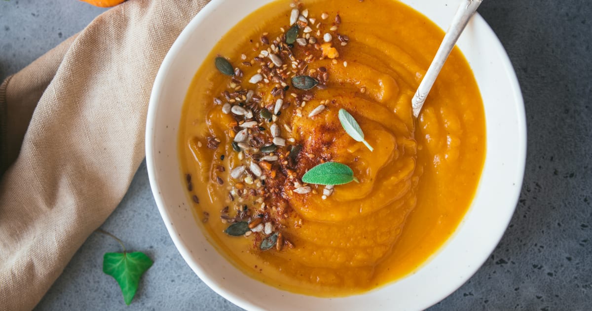 Soupe de lentilles corail et courge butternut au lait de coco - Recette