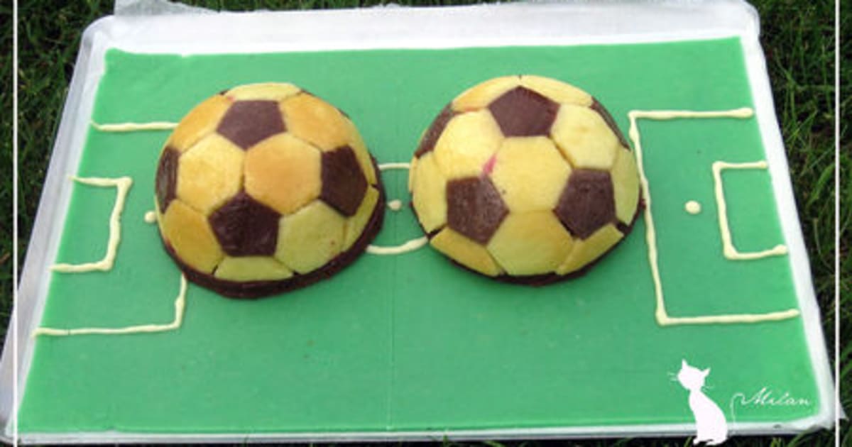 Gâteau d'anniversaire : un ballon de foot - Recette par Du pain