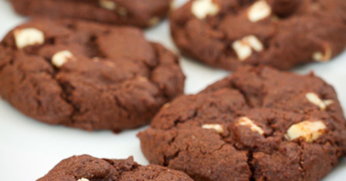 Cookies au chocolat et aux pépites de chocolat blanc - Recette par Senteur  et Saveur