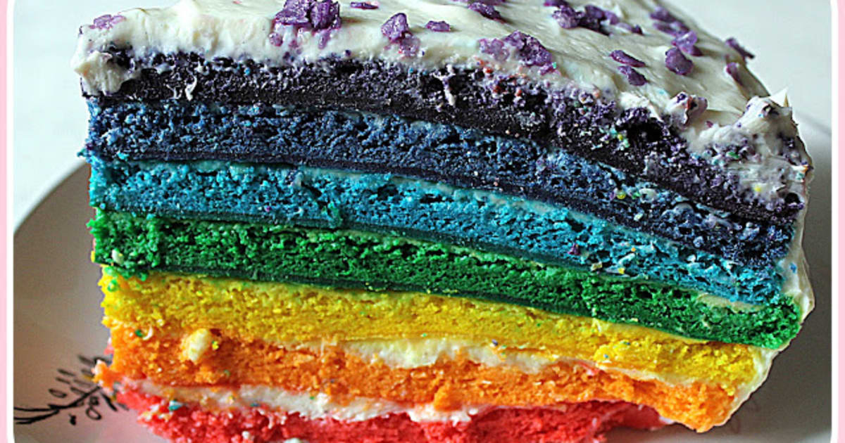 Rainbow cake dégradé à la mousse de poire et amandes façon