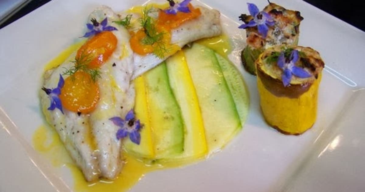 Poisson filets de daurades à l'unilatéral, courgettes farcies, petite sauce orange et kumquats