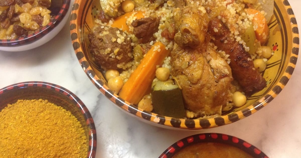 Couscous royal poulet agneau boulettes et merguez boeuf mouton