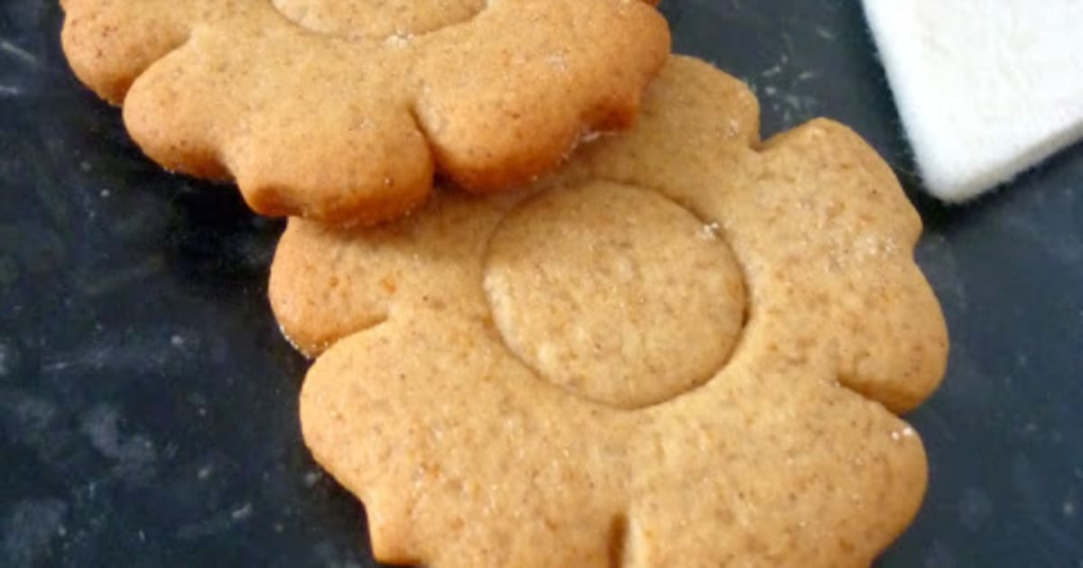 Petites Fleurs Au Miel De Chataignier A La Cannelle Et Au Gingembre Recette Par Petite Cuillere Et Charentaises
