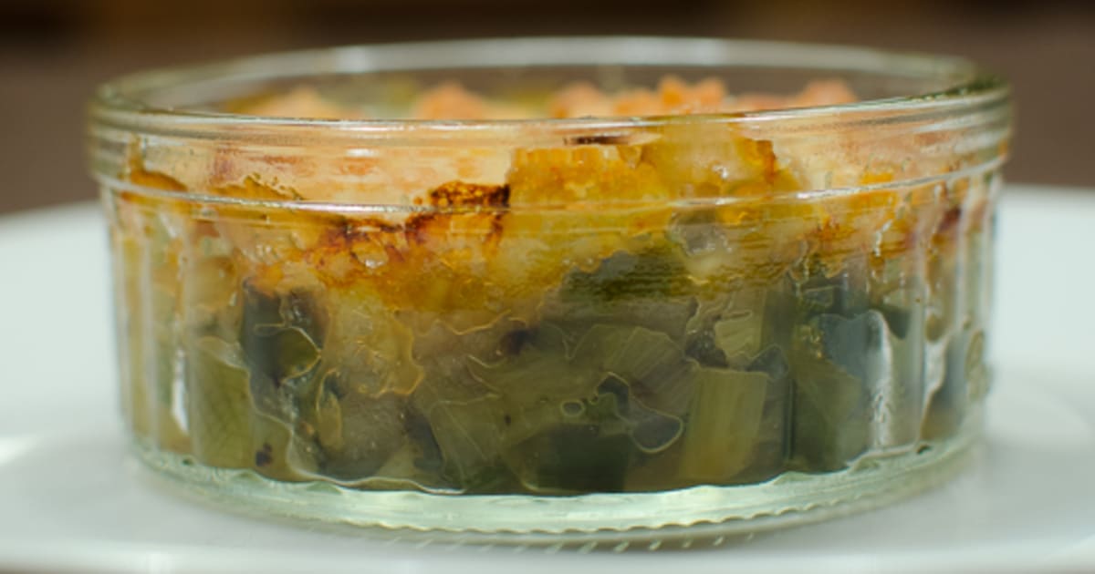 Crumble aux oignons nouveaux et au parmesan - Recette par Piratage ...