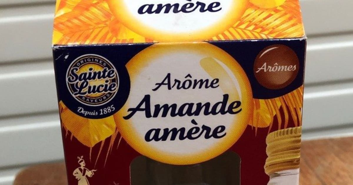 Quelques gouttes d'amande amère suffisent à parfumer vos recettes de  biscuits, cakes et galettes des rois