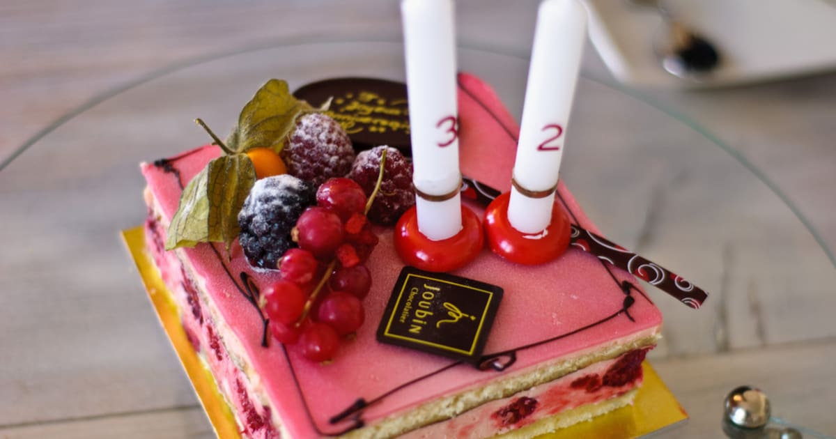 Anniversaire De 3 Ans Nombre Avec Bougie Festive Pour Le Gâteau De