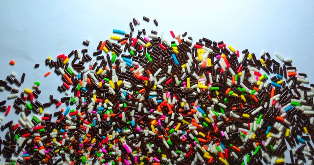 Vermicelles, confettis et sprinkles pour déco de gâteau de Noël