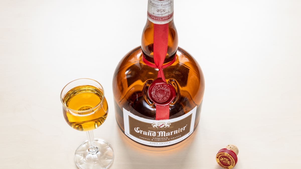 Bouteille et verre de Grand Marnier