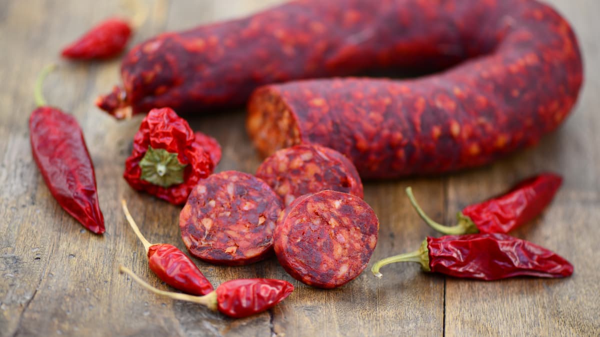 Chorizo tranché et piments