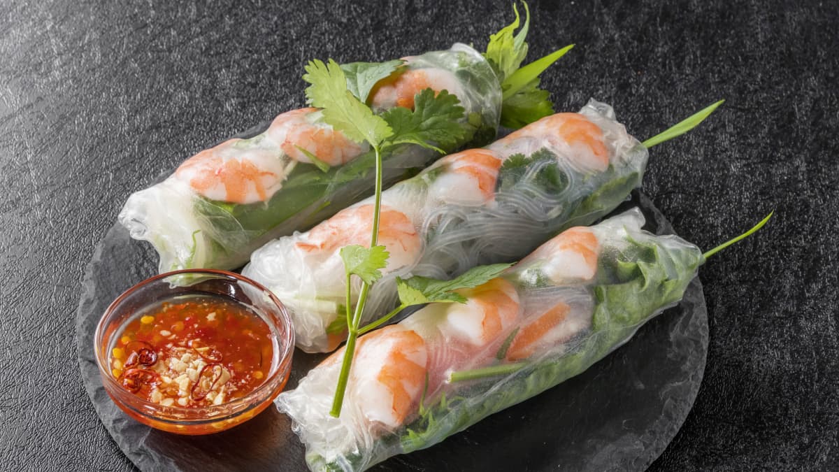 Rouleaux de printemps et sauce