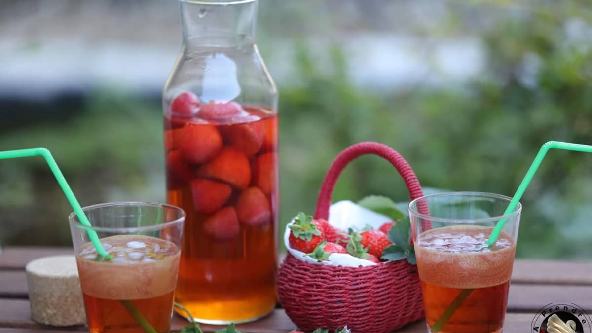 Thé glacé fraises menthe