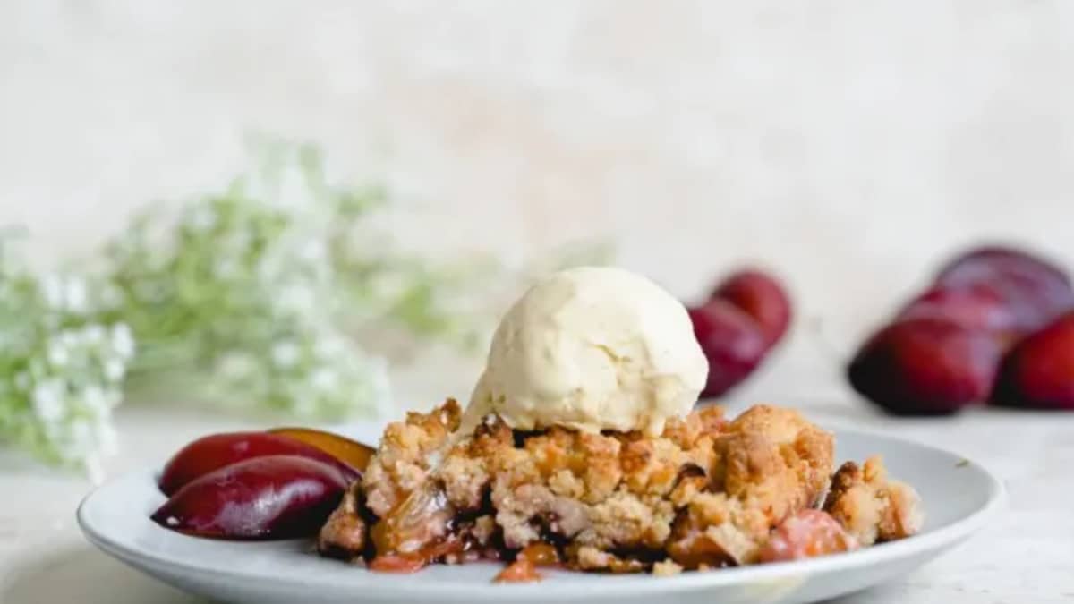 Crumble aux prunes et amandes