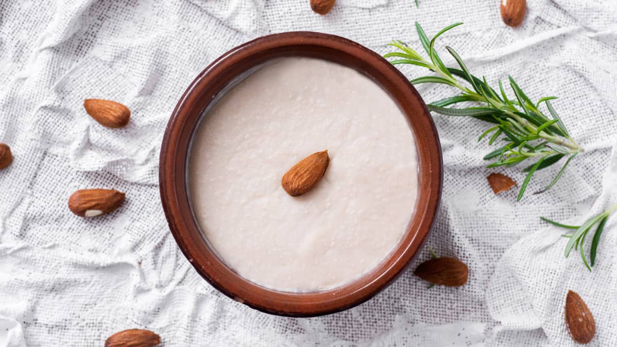 Blanc-manger et amandes