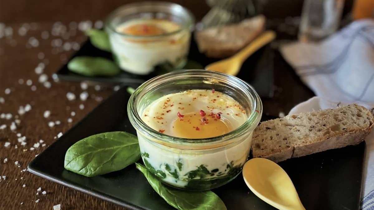 Oeuf cocotte aux pousses d'épinards