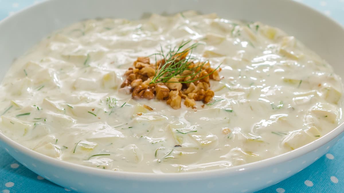 Assiette de soupe Tarator