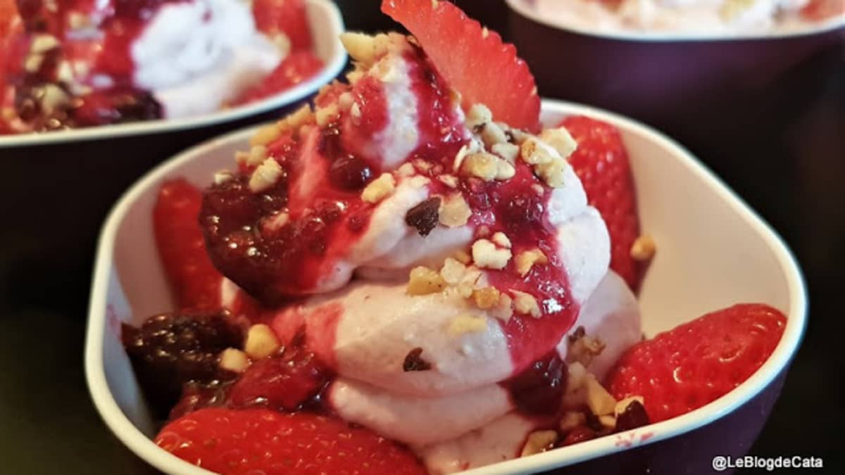 Mousse au chèvre frais et coulis de fruits rouges - Recette par ...