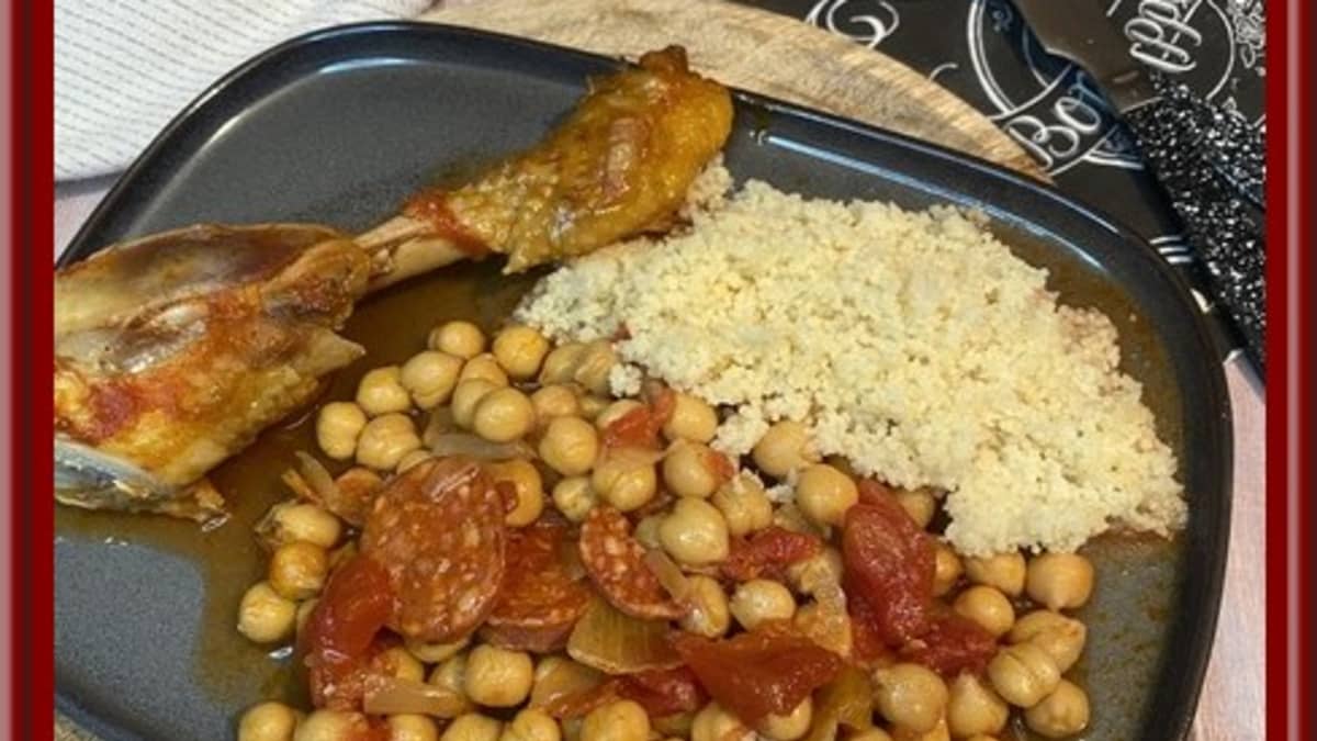 Cuisses de poulet et chorizo aux tomates et pois chiche - Recette par ...