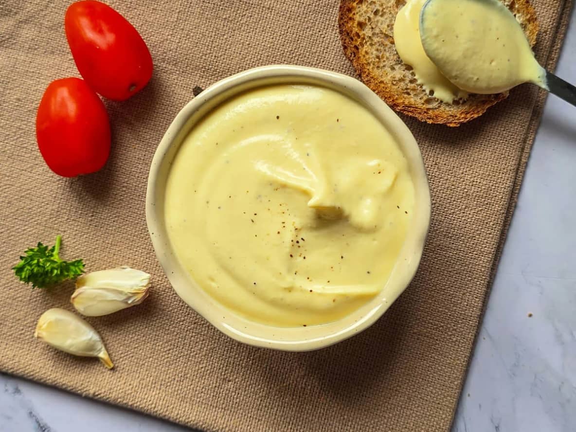Vous l'avez acheté sur un coup de tête et vous manquez d'inspiration ? 5 recettes qui prouvent que le skyr ne sert pas qu'au petit-déjeuner !