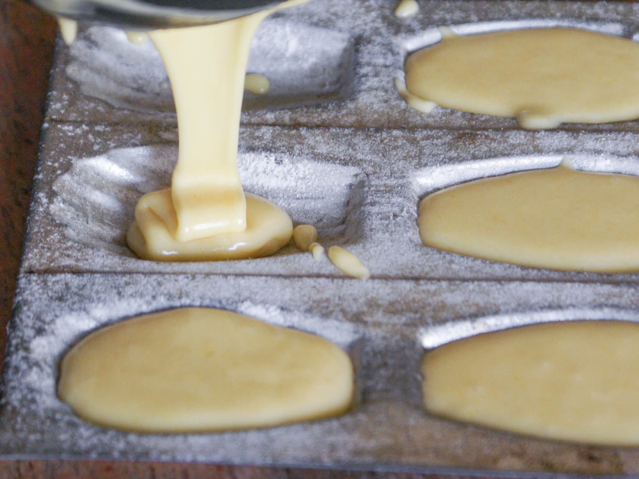 Couteau à génoise  Définition terme culinaire - Wiki pâtisserie
