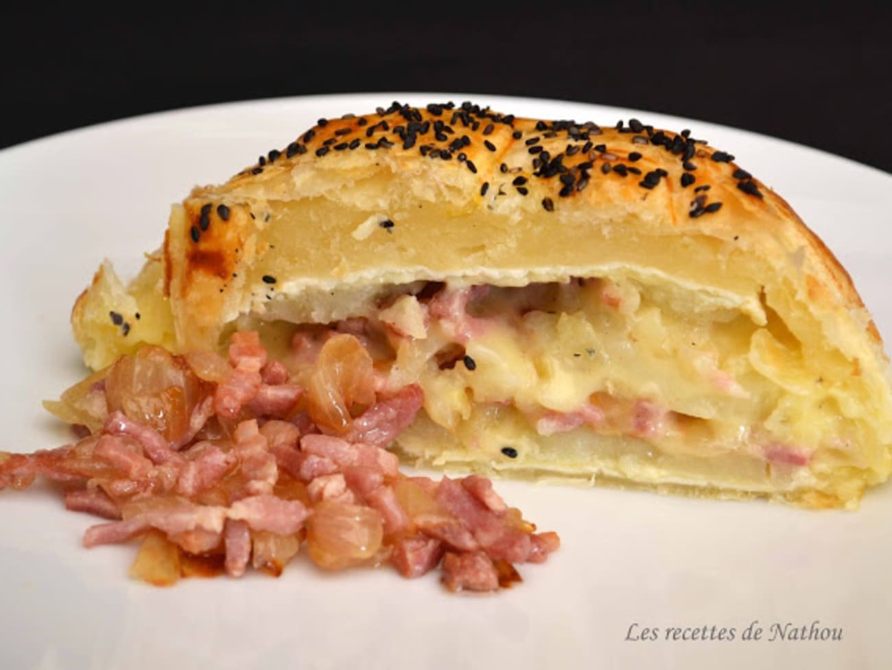 Feuilleté Pommes de Terre, Oignons, Lardons et Fromage à Raclette