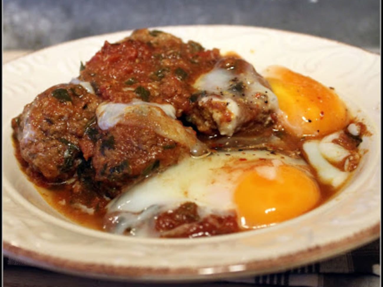 Tajine Kefta de boeuf aux oeufs Recette par Keskonmangemaman?