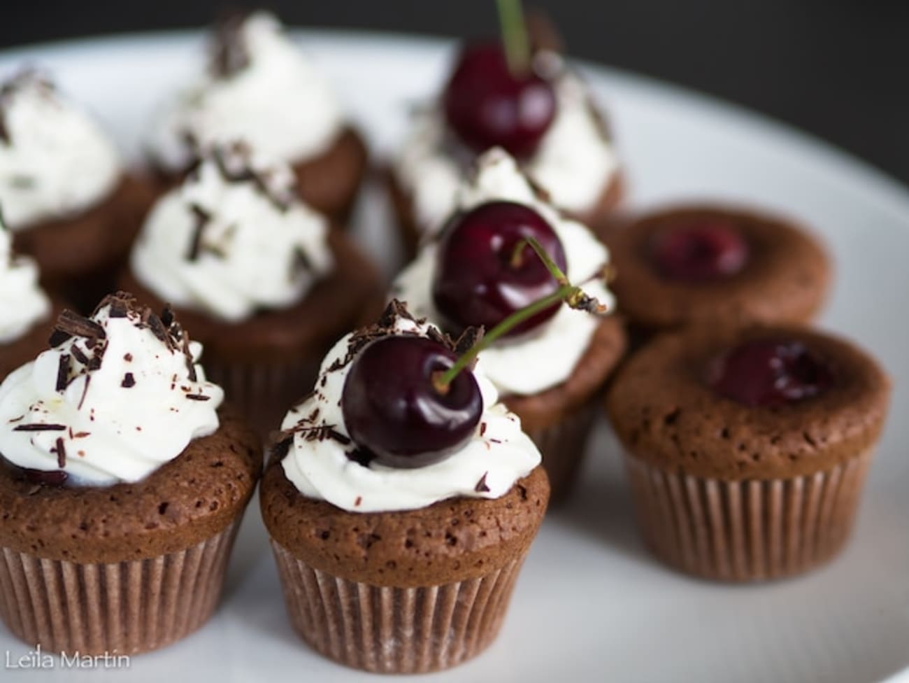 Cupcake Forêt Noire avec Glaçage à la Vanille et Garniture de