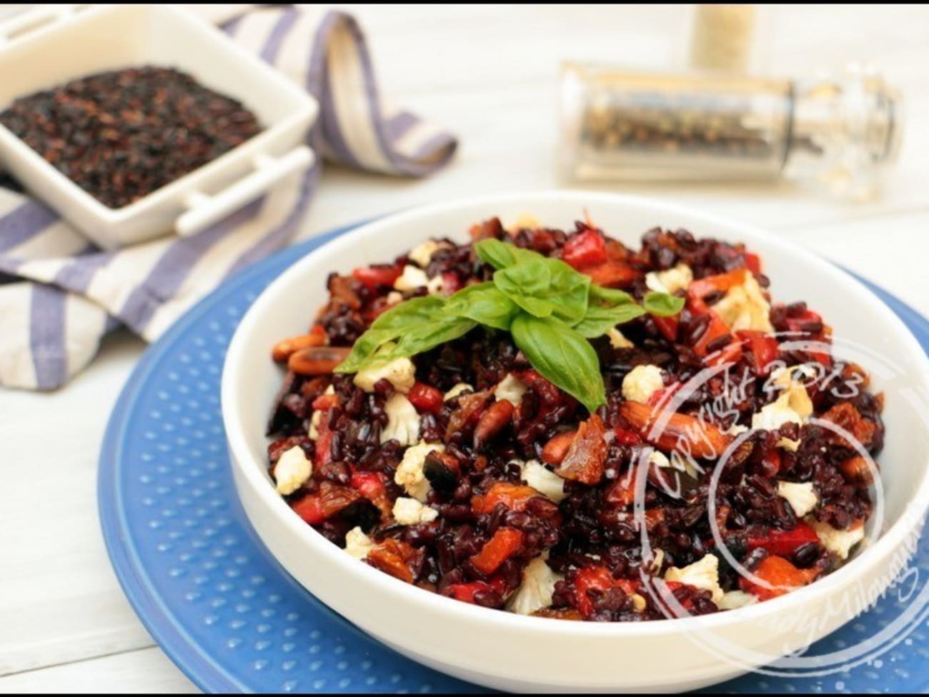 Salade de riz noir à la grenade et aux pignons facile : découvrez les  recettes de Cuisine Actuelle