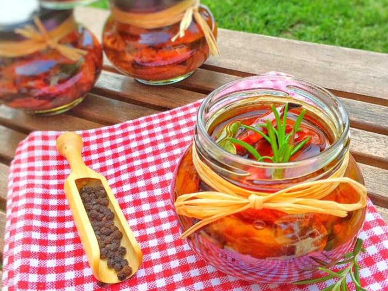 Petites tomates confites à l'huile d'olive - Recette par Du Bio dans mon  Bento