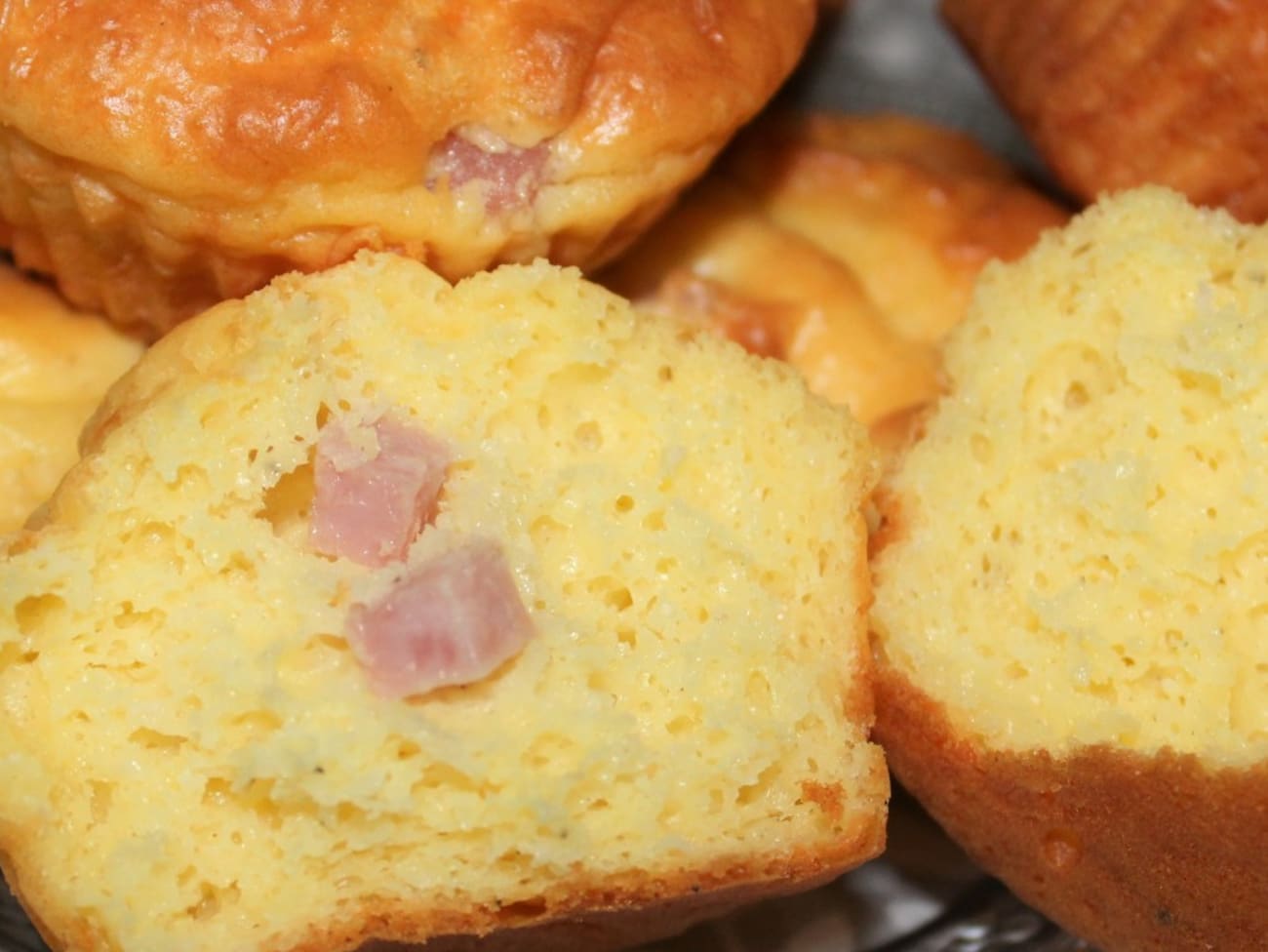 Muffins Salés Jambon et Fromage Recette par Délicimô
