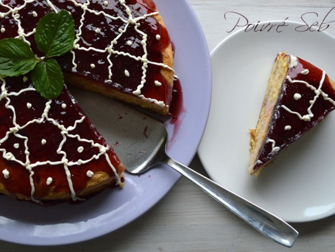 Gâteau moelleux à la rose et chamallows - La Cuisine de Quat'Sous