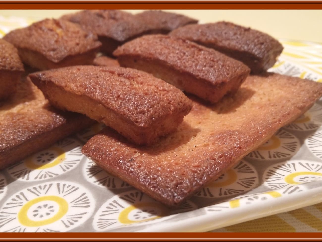 Financiers au chocolat blanc Valrhona opalys et Vanille - Recette par Oh la  gourmande