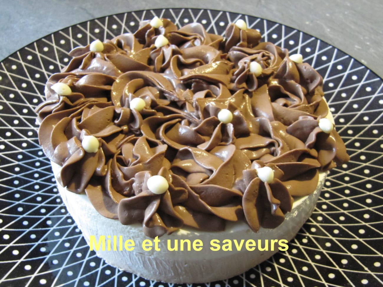 Recette - Chocolat blanc cœur praliné noisette en vidéo 