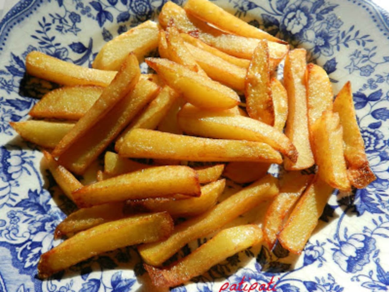 Frites maison à la belge avec des bintjes et de la graisse de boeuf -  Recette par Mamyloumich