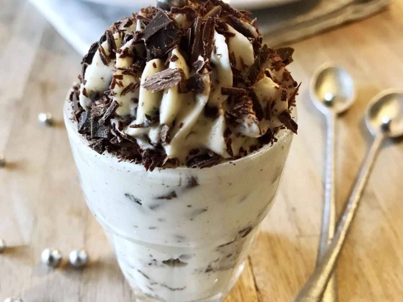 Mousse au chocolat blanc stracciatella (au mascarpone) - Recette par ...