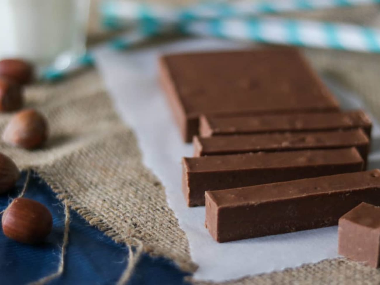 Le gianduja pâte de noisettes et chocolat au lait - Recette par Le Tablier  Gourmet