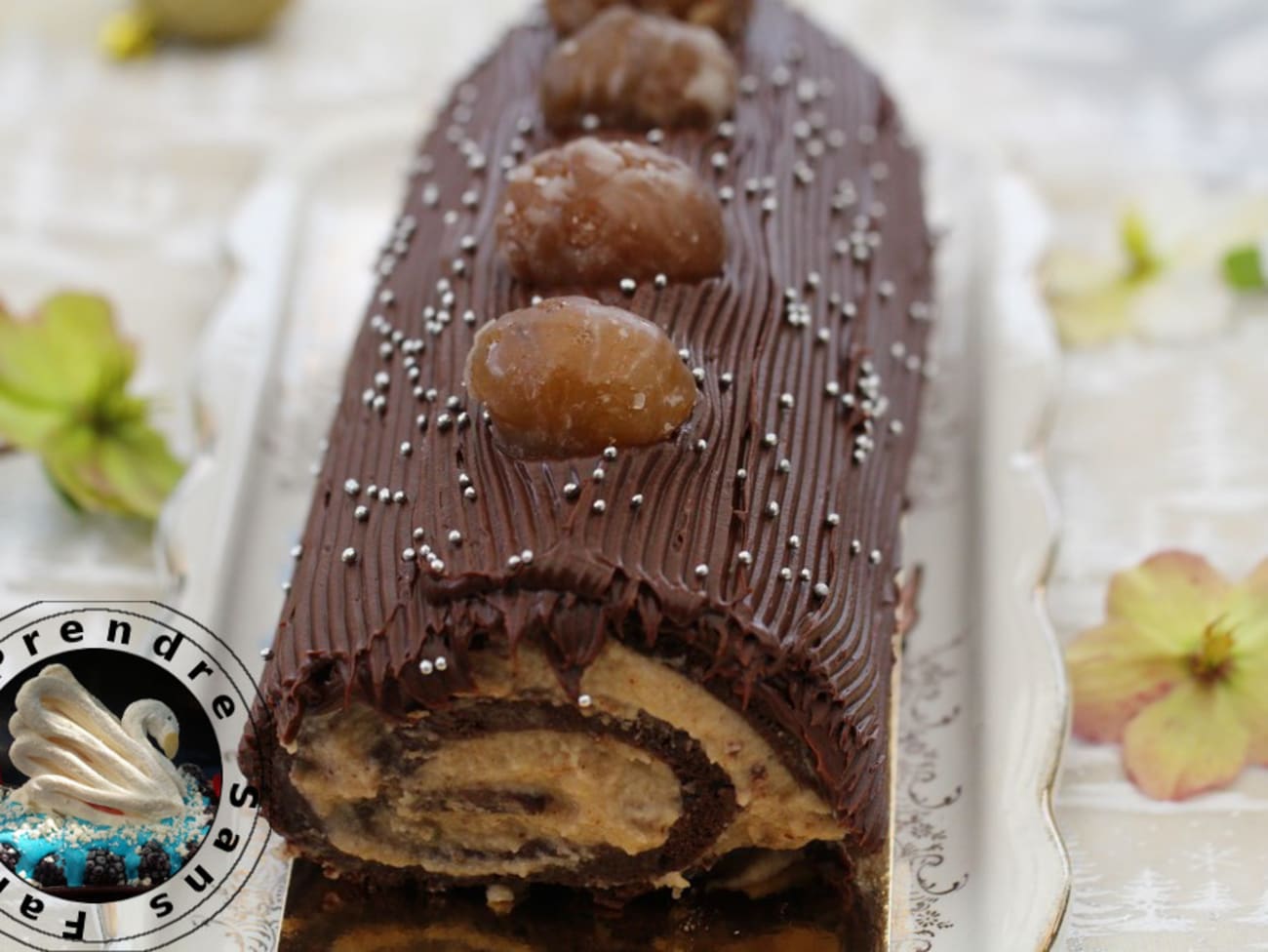 Recette - La bûche de Noël au chocolat et marron glacé - La Grande Épicerie