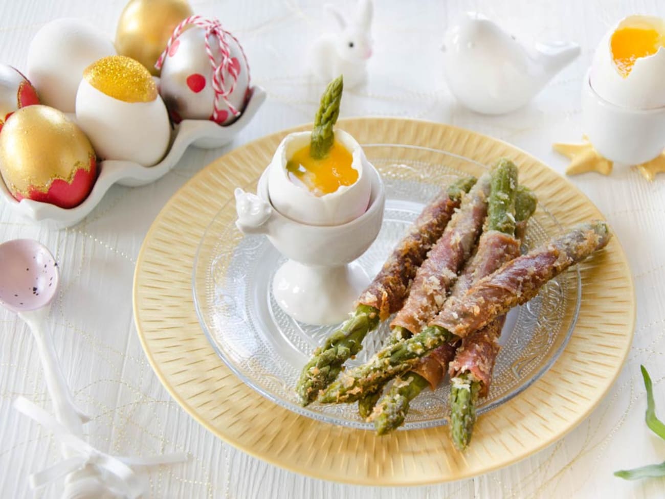 Oeuf à la coque et mouillettes d'asperges au jambon pour Pâques - Recette  par Turbigo Gourmandises