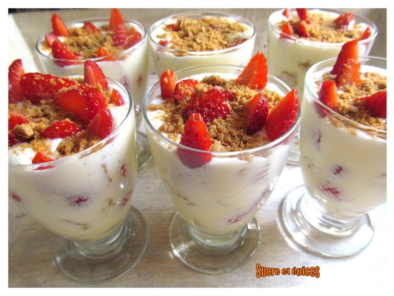 Verrine de fraises aux spéculoos : Recette de Verrine de fraises