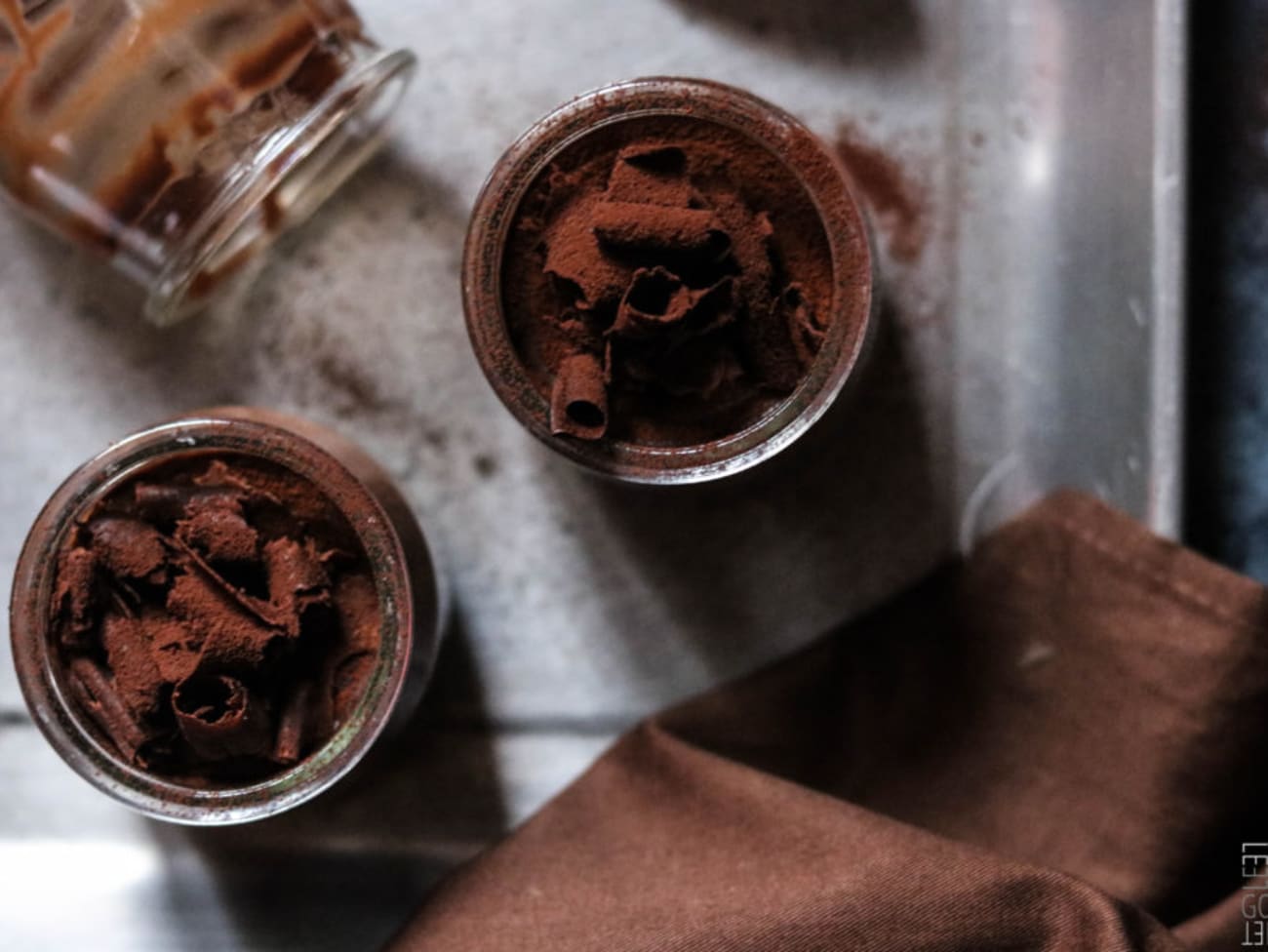 Crème glacée au chocolat façon Opéra : recette gourmande